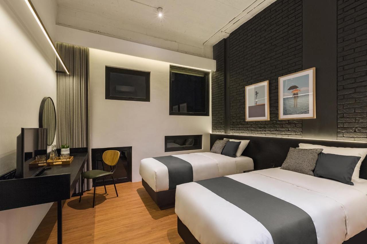 Qub Rooms Семаранг Екстер'єр фото